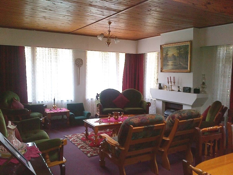 To Let 4 Bedroom Property for Rent in Vaalpark Free State